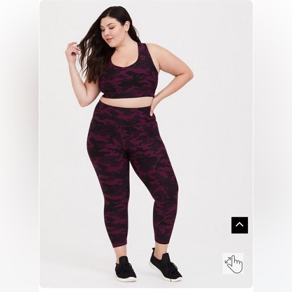 TORRID Performance Core Crop Strappy
Back Active Legging Burgundy camo sz 5/5X